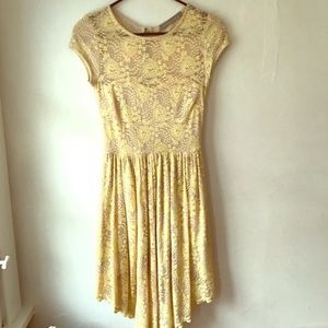 ♣️ 3/$20 Finn & clover yellow lace handkerchief dress